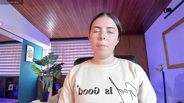 Lyssa Muller online show from October 21, 2:32 pm