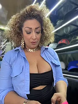 Katti Barrera online show from July 17, 7:50 pm