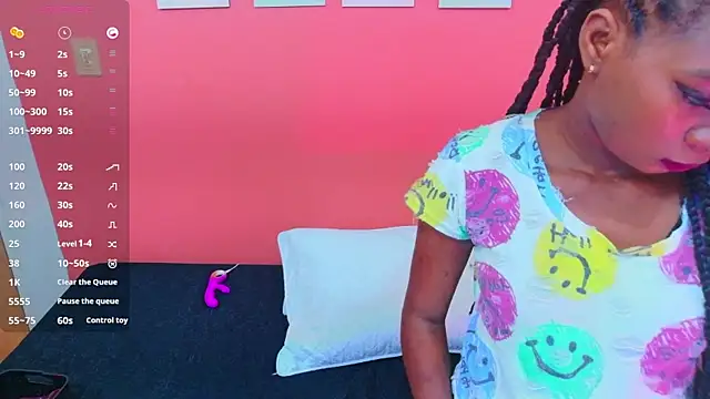 Snapshot of petitelittleebony chatting on September 15, 8:38 pm petitelittleebony online show from September 15, 8:38 pm