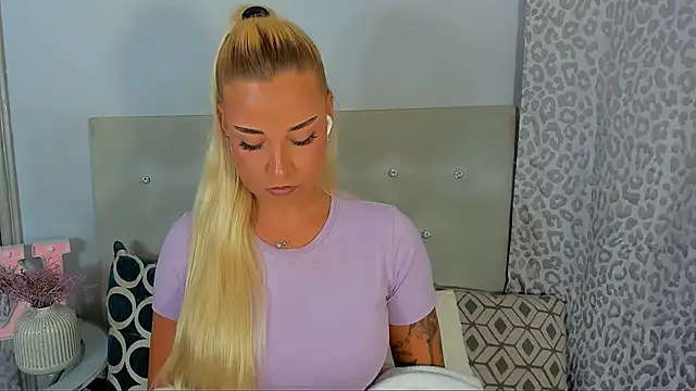 KristyHoney online show from July 1, 3:00 pm