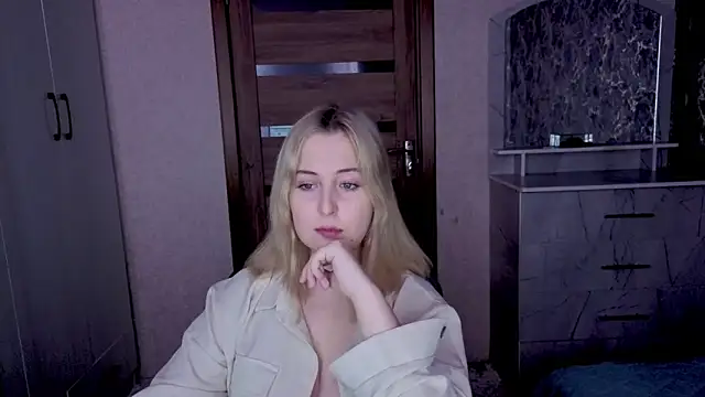 Kristy-Max online show from February 21, 9:48 pm