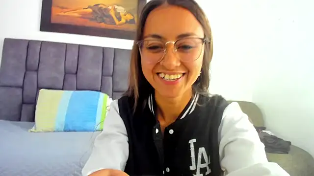 tatiana valencia online show from May 1, 12:52 pm