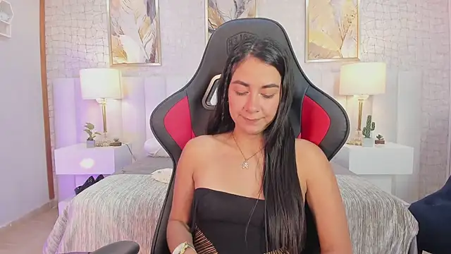 lyzzi smith01 online show from October 4, 8:24 pm