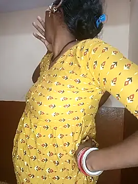 juhi06 online show from April 13, 2:13 am