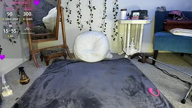 Peaches N Kreme online show from June 30, 3:28 am