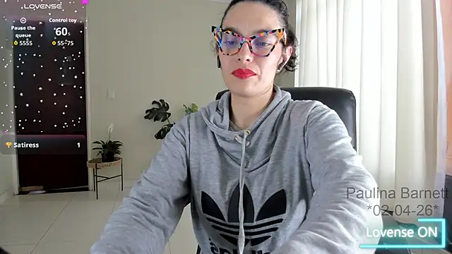 paulinabarnett- online show from April 2, 10:29 pm