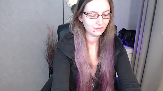 Snapshot of emmaxDelight chatting on October 2, 5:34 am emmaxDelight online show from October 2, 5:34 am