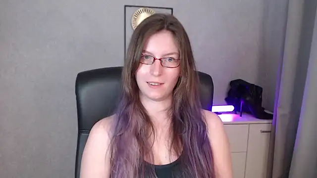 Snapshot of emmaxDelight chatting on September 11, 7:20 am emmaxDelight online show from September 11, 7:20 am