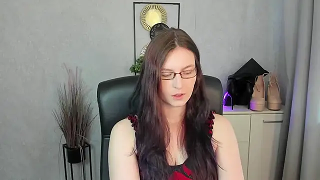 emmaxDelight online show from July 24, 6:11 am