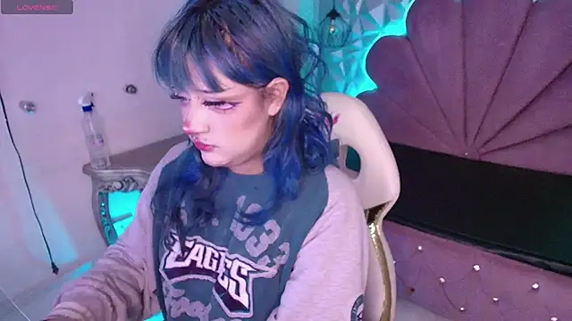 Snapshot of toky_doll chatting on October 10, 12:15 am toky doll online show from October 10, 12:15 am