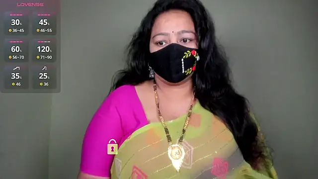 neelu-hoty online show from June 9, 8:47 am