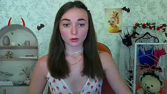  Barbie Kiss  online show from October 28, 3:40 pm