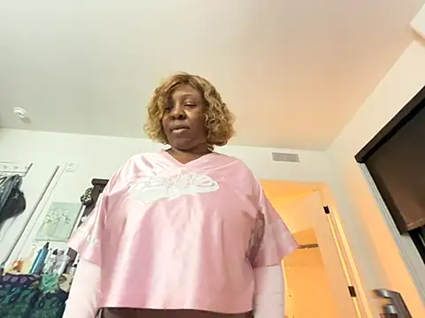 XXXLollipopsJuicy online show from November 20, 7:31 am