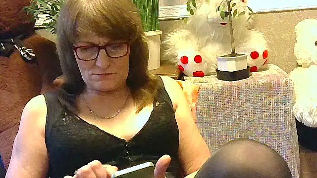 Snapshot of Manulyonok51 chatting on October 11, 5:12 am Manulyonok51 online show from October 11, 5:12 am