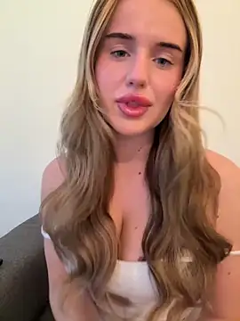 yourhornyslut online show from June 9, 7:24 pm