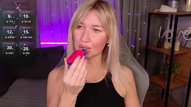 MilaBott online show from November 15, 8:21 pm