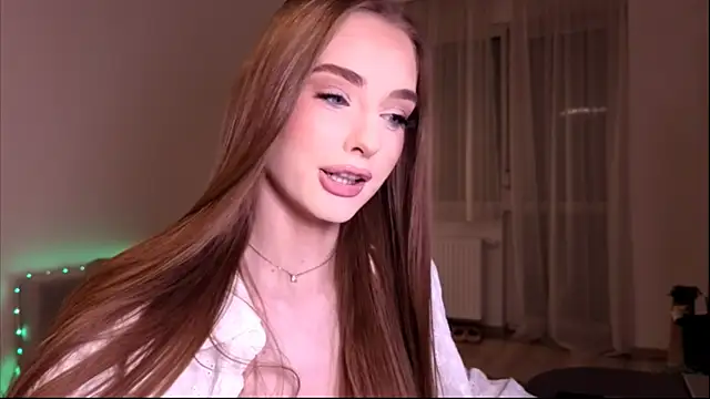 petitegonwiild online show from June 29, 9:14 pm