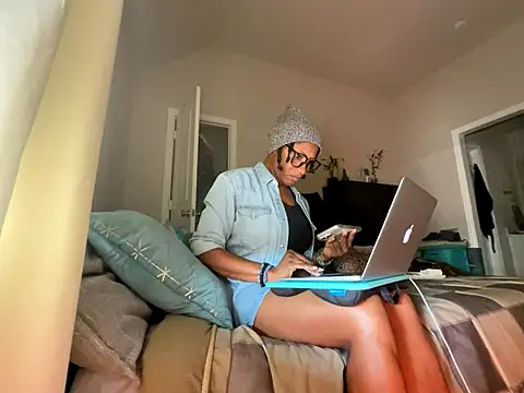 wynterheat online show from September 10, 8:53 pm