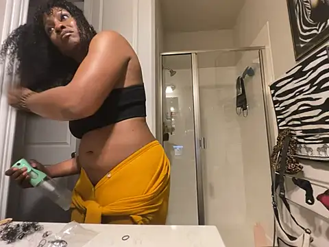 wynterheat online show from June 14, 2:24 am