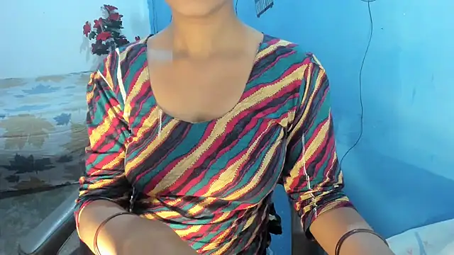 aarjulove online show from March 11, 4:09 pm