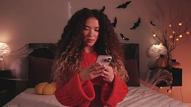 Denise Garciia online show from October 29, 1:15 pm