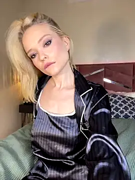 Snapshot of dollfromvenus chatting on September 26, 6:27 pm dollfromvenus online show from September 26, 6:27 pm