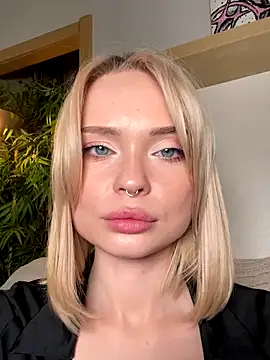 Snapshot of dollfromvenus chatting on September 21, 7:34 pm dollfromvenus online show from September 21, 7:34 pm