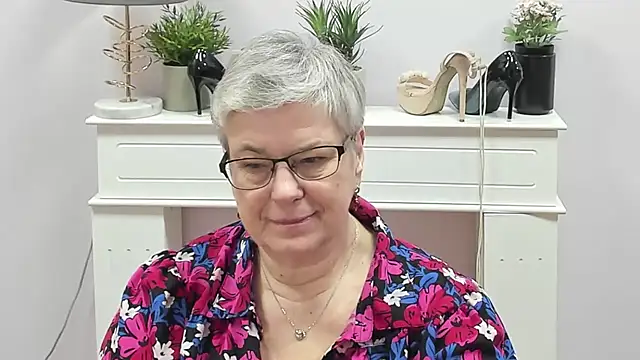 IrisDream online show from February 24, 7:18 am