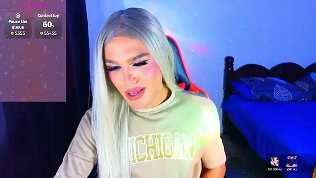 AllisonsweetZ online show from March 3, 2:12 pm