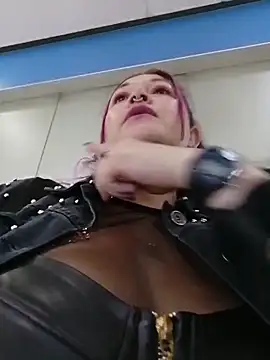 sophie banger online show from May 26, 10:42 pm