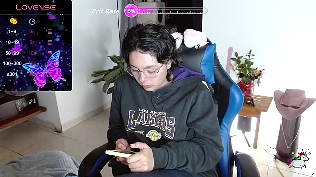 TRIXIE TANG28 online show from March 13, 12:45 am