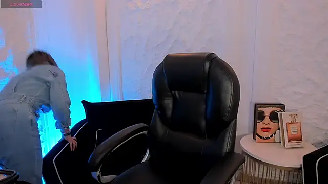 ChloePreston  online show from May 21, 11:52 am