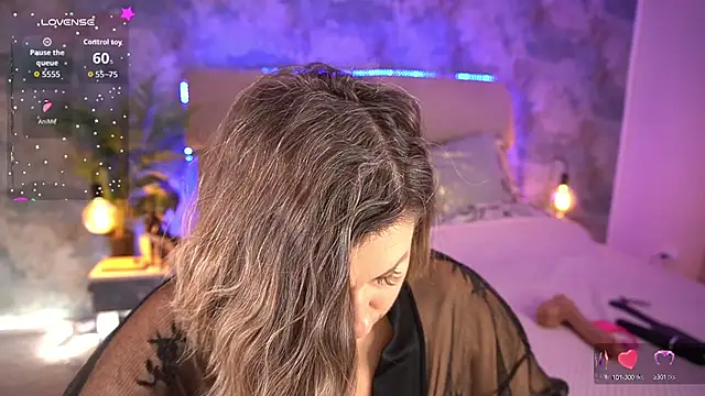 KiraRoxx online show from March 22, 10:16 pm