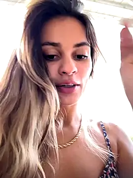 cuteluci  online show from September 25, 7:45 pm