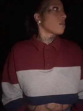 CrownedNyaries online show from September 9, 4:01 am