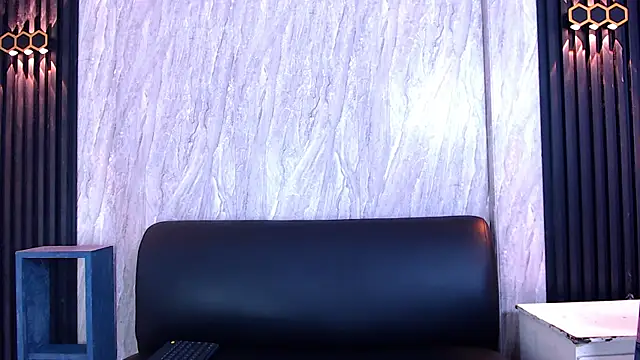 Molly Spears online show from December 4, 7:47 pm