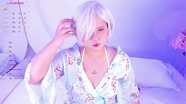 NanaOsaky online show from October 3, 12:10 pm