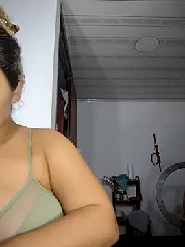 LaurenWelly  online show from February 14, 10:34 pm