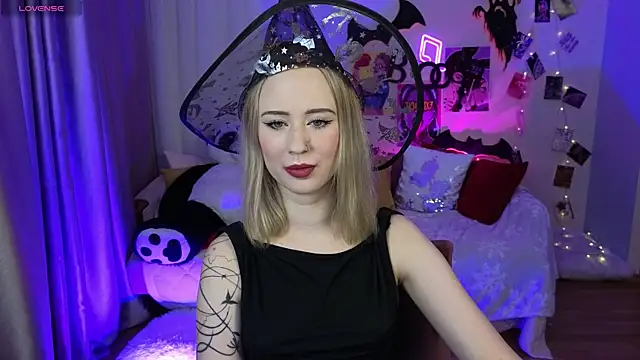 SashaBrooks online show from October 31, 6:23 pm