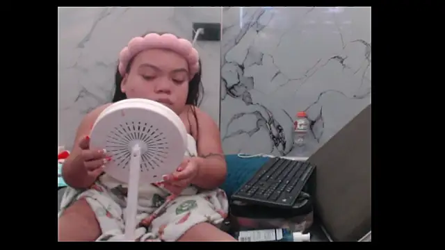 Michelle Brooks online show from October 19, 5:09 am