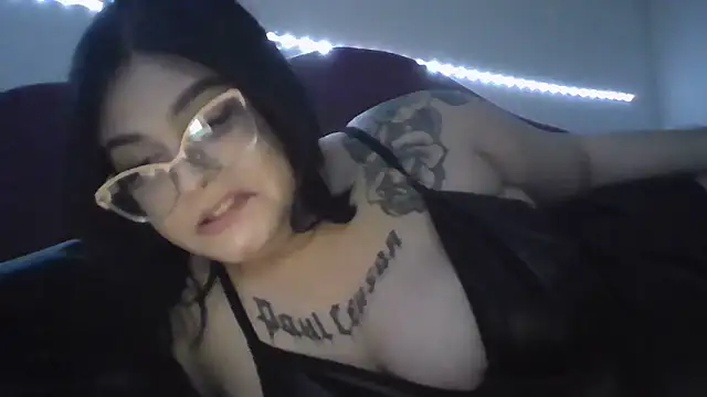 alexaandreea99 online show from January 31, 10:41 pm