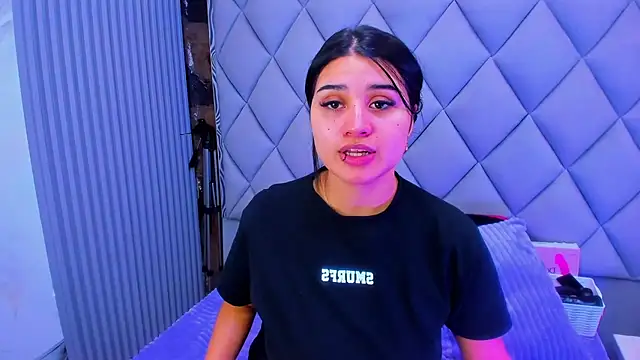 venusowen  online show from October 17, 1:25 pm