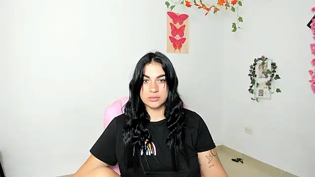 Emic  online show from January 8, 4:00 pm