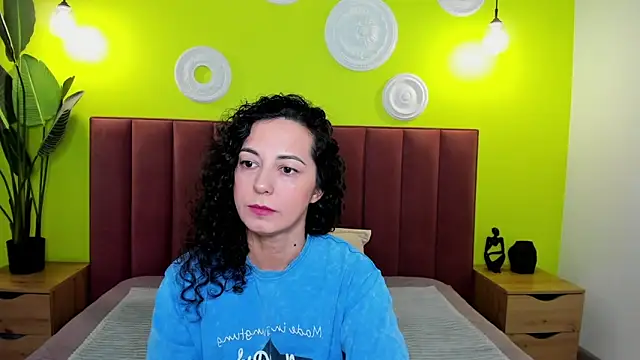 Linda Insatiable online show from April 28, 1:25 am