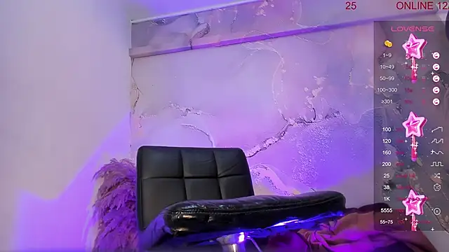 Snapshot of Dani_Sweet_Ts chatting on September 12, 11:45 pm Dani Sweet Ts online show from September 12, 11:45 pm