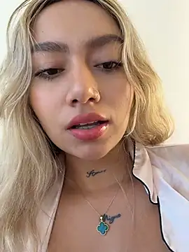 amanda-medrano1 online show from July 25, 3:08 pm