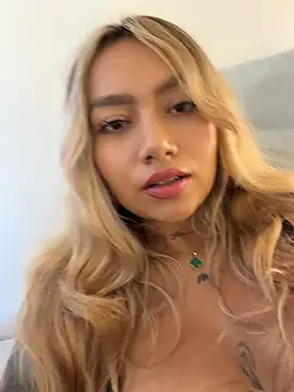 amanda-medrano1 online show from July 28, 3:21 pm