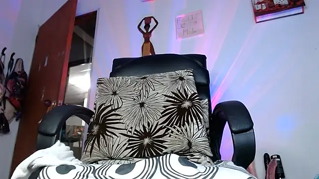 Sexy-Favgirl online show from June 12, 10:23 am