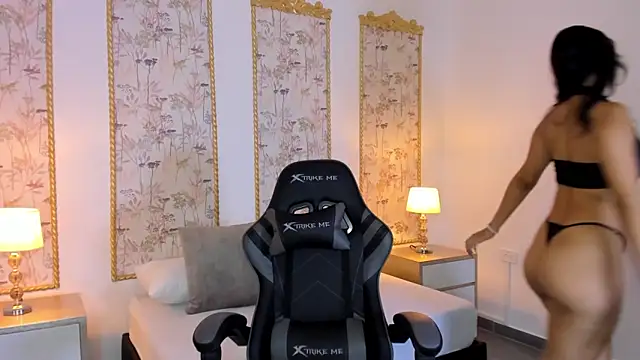 Snapshot of melody_flowers chatting on October 9, 12:42 pm melody flowers online show from October 9, 12:42 pm