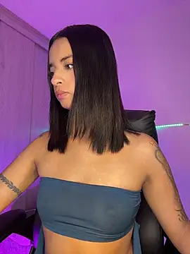 Laura fernandezII online show from April 14, 1:27 am